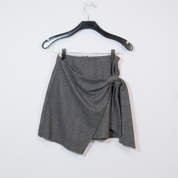 Wilfred Aritzia Wool Cashmere Front Twist Tie Front Mini Skirt Gray Herringbone - Picture 1 of 4